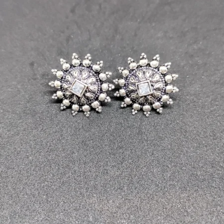 Naya Fancy Top Earring