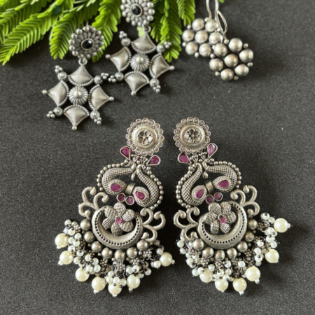 Naya Gives You 3 Earrings